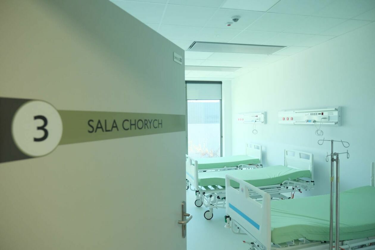  Kliniki zabiegowe w nowej części szpitala USK 1 (zdjęcie 11) - Autor: DW