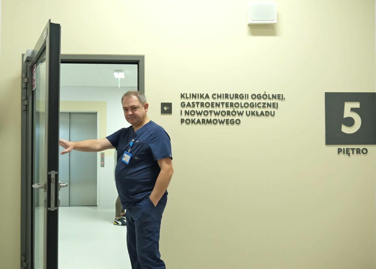  Kliniki zabiegowe w nowej części szpitala USK 1 (zdjęcie 17) - Autor: DW