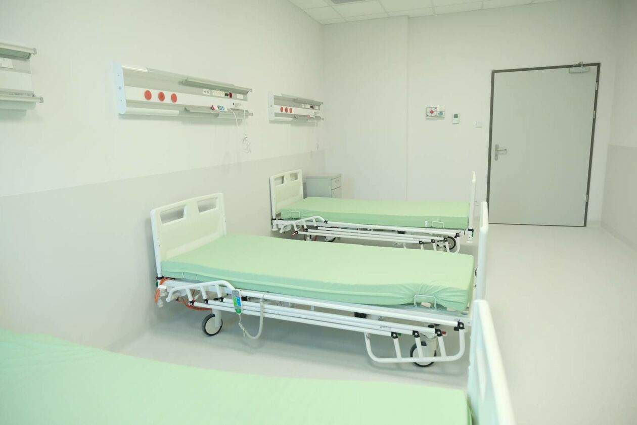  Kliniki zabiegowe w nowej części szpitala USK 1 (zdjęcie 9) - Autor: DW