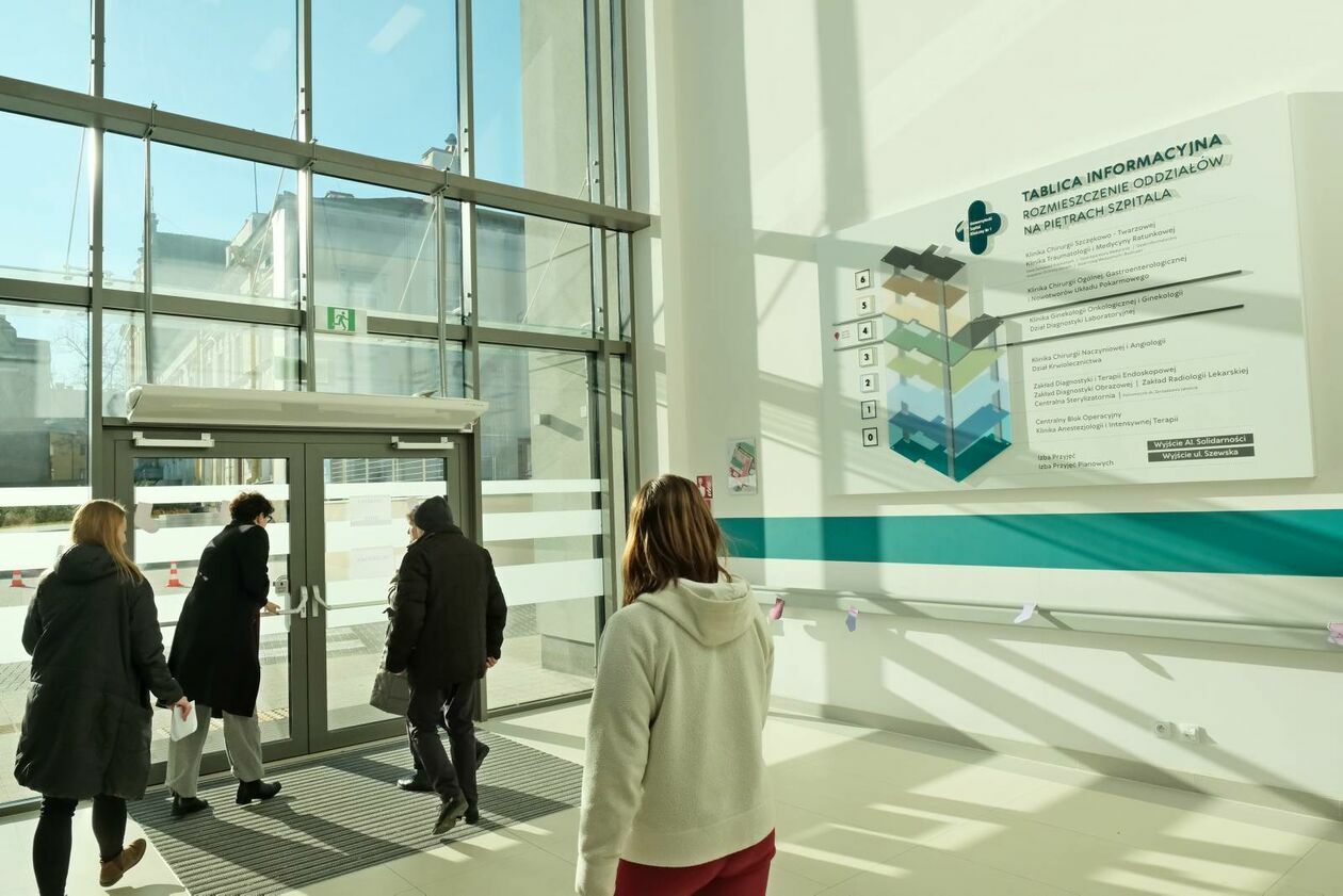 Kliniki zabiegowe w nowej części szpitala USK 1 - Autor: DW