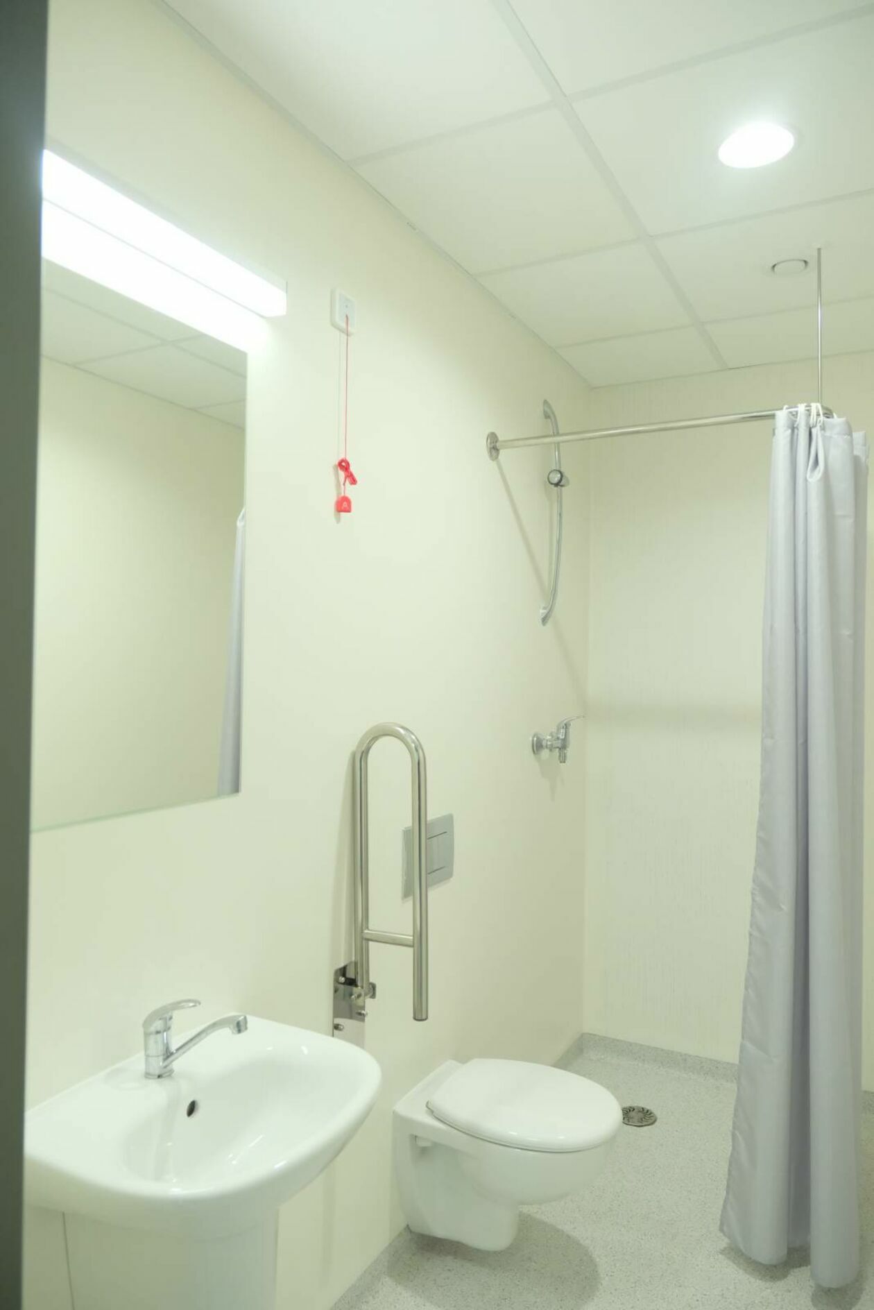  Kliniki zabiegowe w nowej części szpitala USK 1 (zdjęcie 10) - Autor: DW
