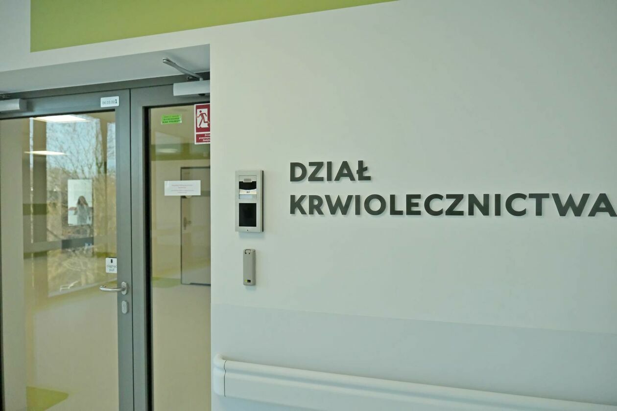  Kliniki zabiegowe w nowej części szpitala USK 1 (zdjęcie 15) - Autor: DW