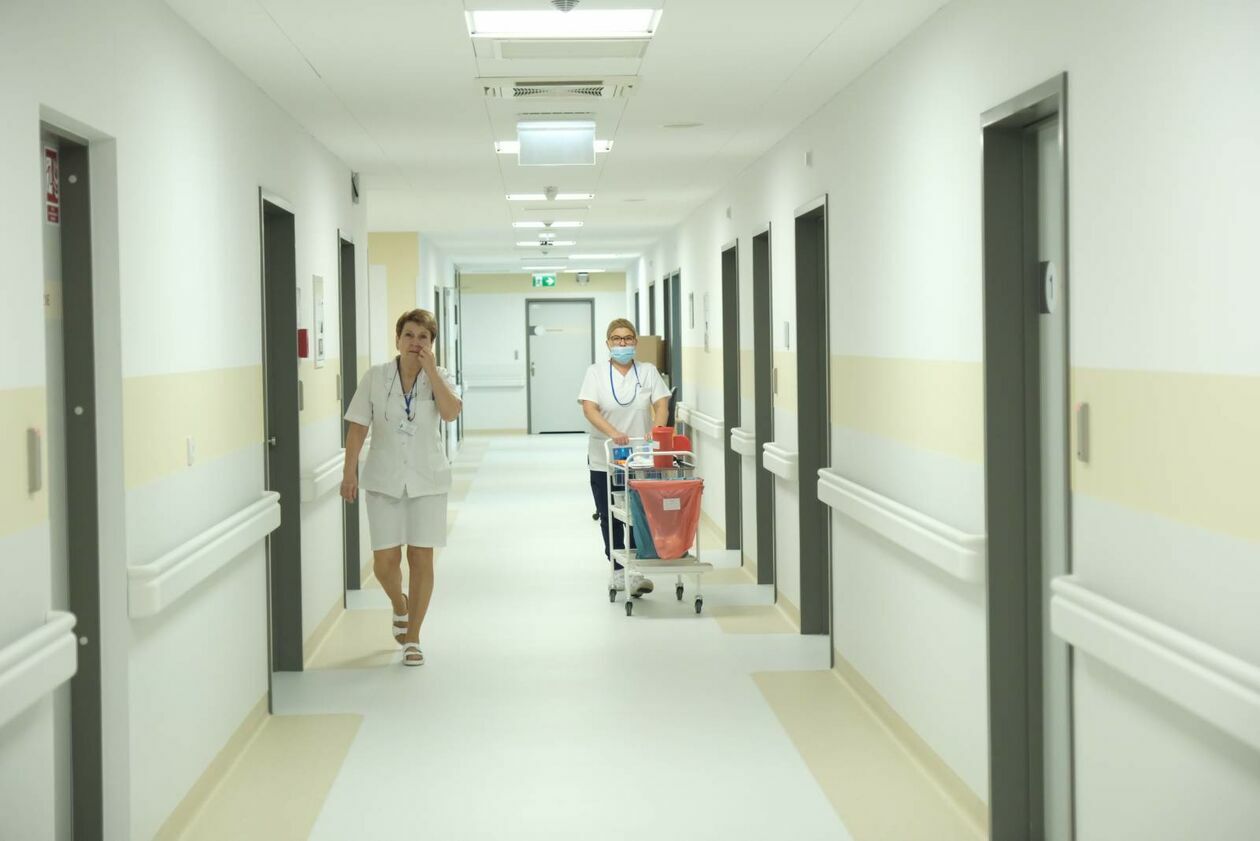  Kliniki zabiegowe w nowej części szpitala USK 1 (zdjęcie 19) - Autor: DW