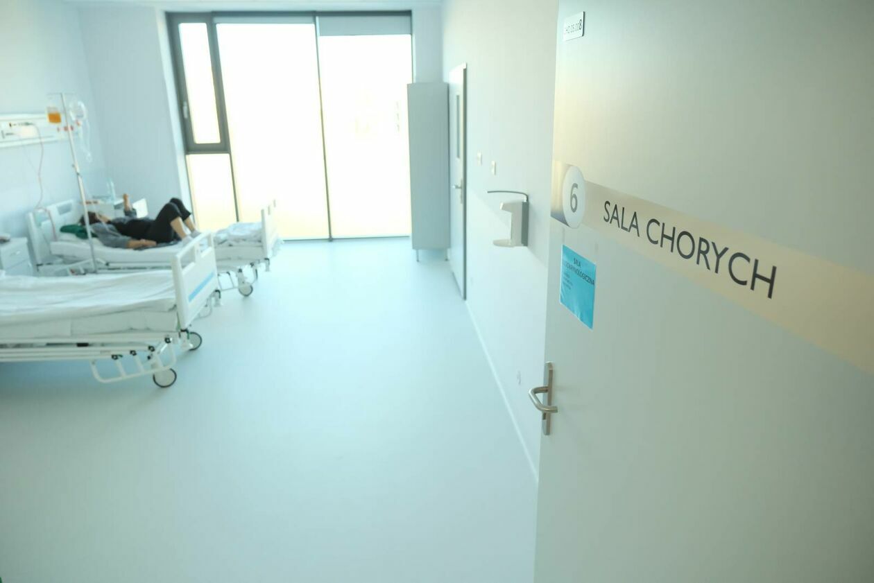  Kliniki zabiegowe w nowej części szpitala USK 1 (zdjęcie 23) - Autor: DW