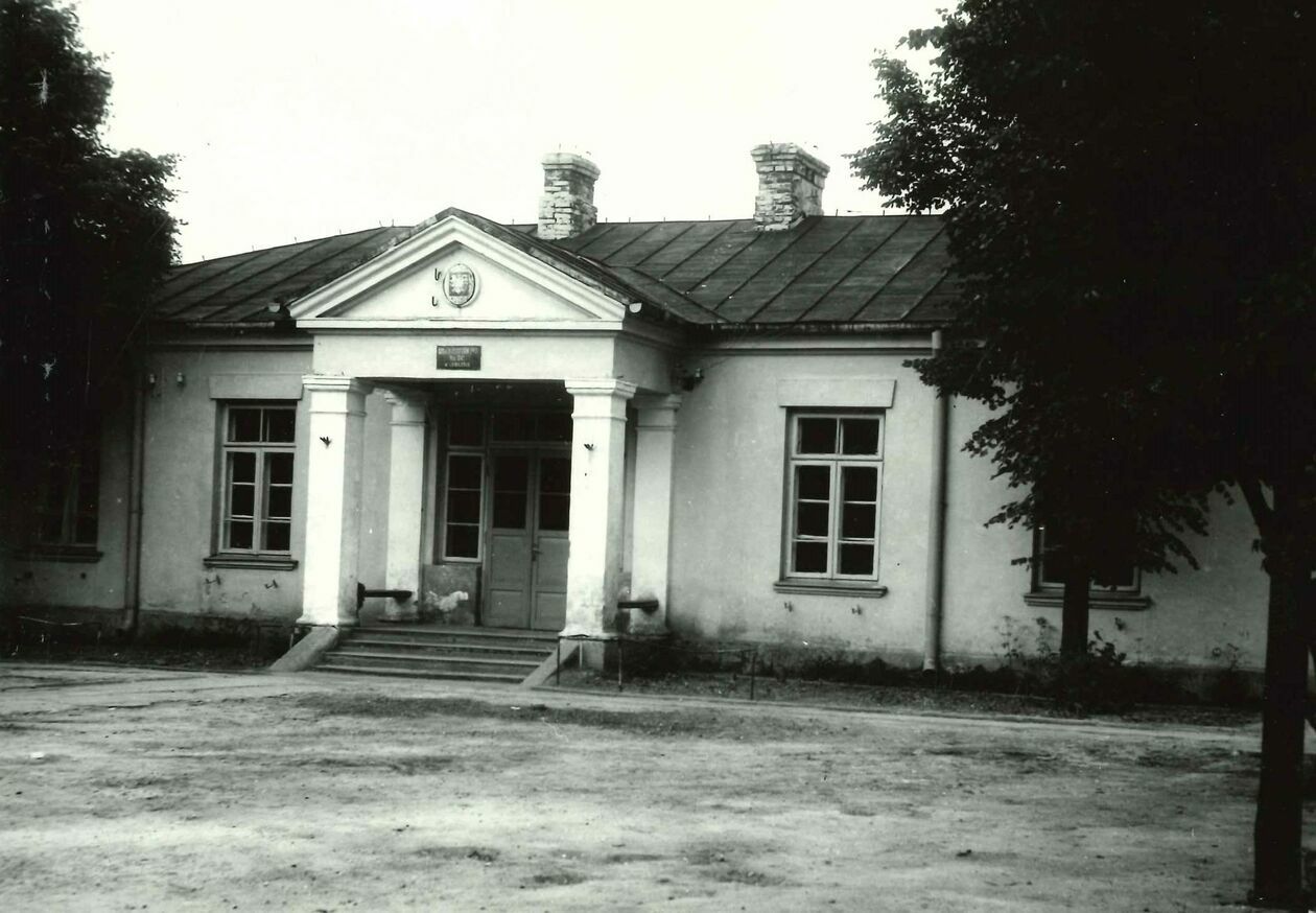  <p>Lublin, ul. Nałkowskich 82, d.72, dawna szkoła podstawowa nr 30, obecnie Środowiskowy Dom Samopomocy w budynku dworku z początku XX w</p>