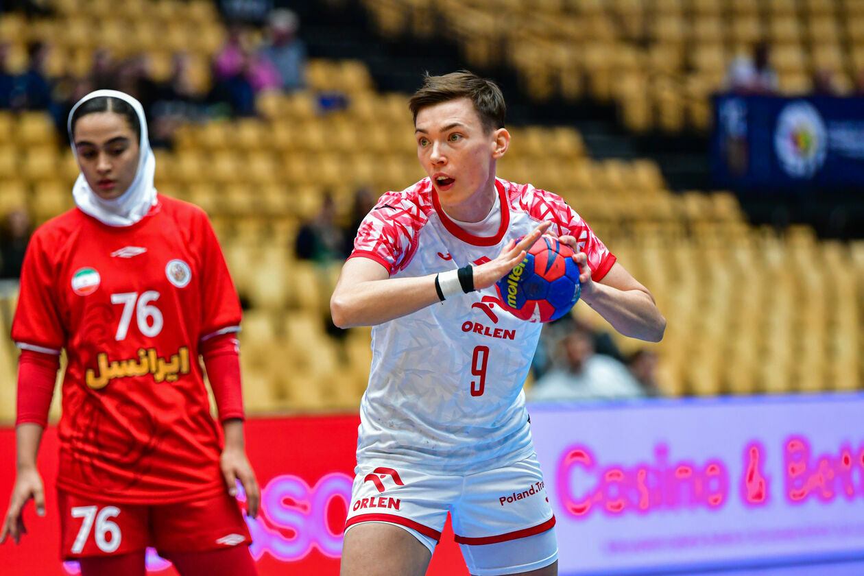  MŚ piłkarek ręcznych: Polska – Iran 35:15 (18:8) (zdjęcie 31) - Autor: Paweł Bejnarowicz/ZPRP