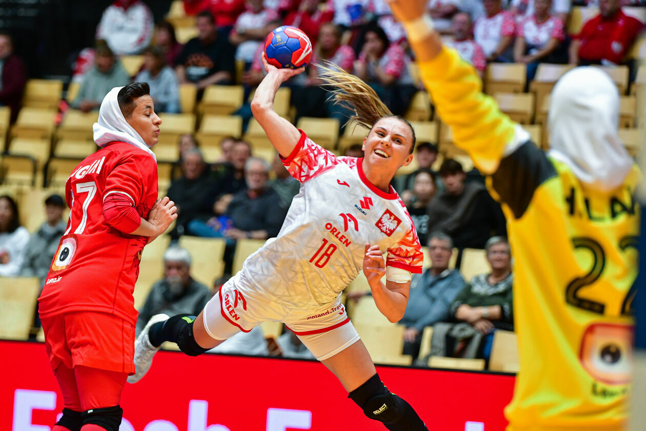  MŚ piłkarek ręcznych: Polska – Iran 35:15 (18:8) (zdjęcie 22) - Autor: Paweł Bejnarowicz/ZPRP