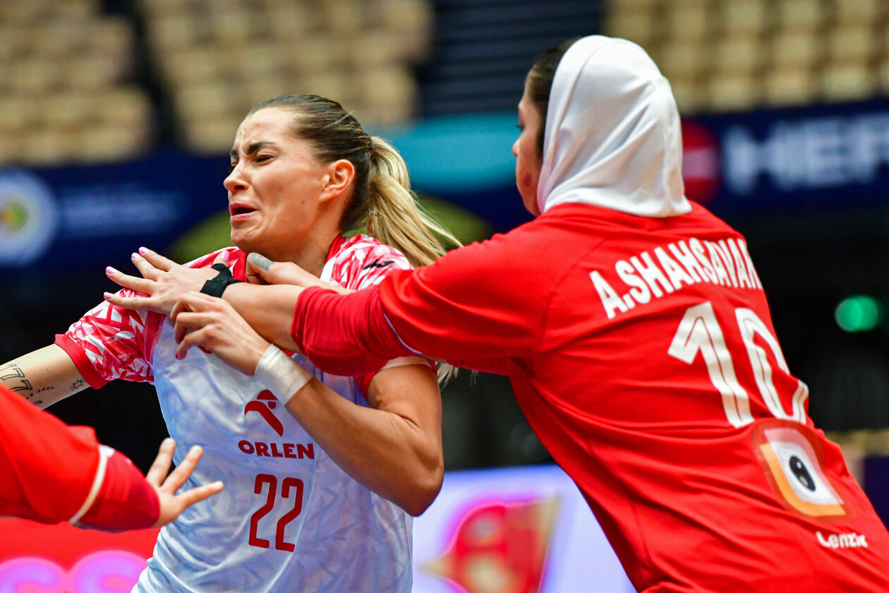  MŚ piłkarek ręcznych: Polska – Iran 35:15 (18:8) (zdjęcie 12) - Autor: Paweł Bejnarowicz/ZPRP