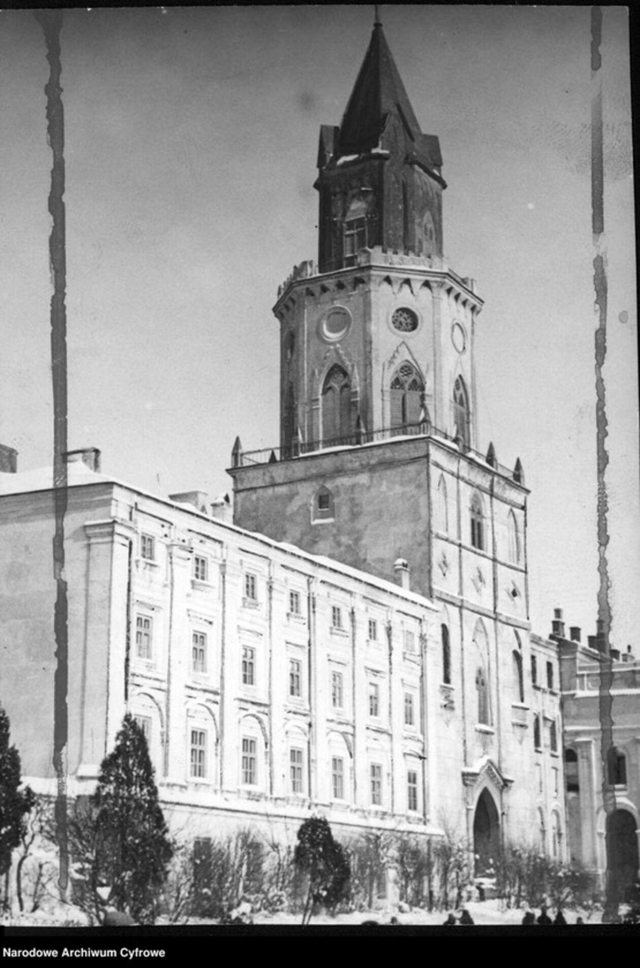  <p>Wieża Trynitarska - widok zimą. Rok 1940.</p>