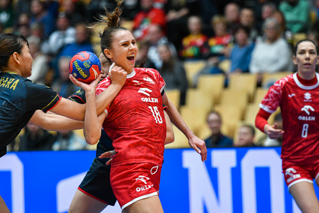  MŚ piłkarek ręcznych: Polska – Japonia 32:30 (15:15) (zdjęcie 34) - Autor: Paweł Bejnarowicz/ZPRP