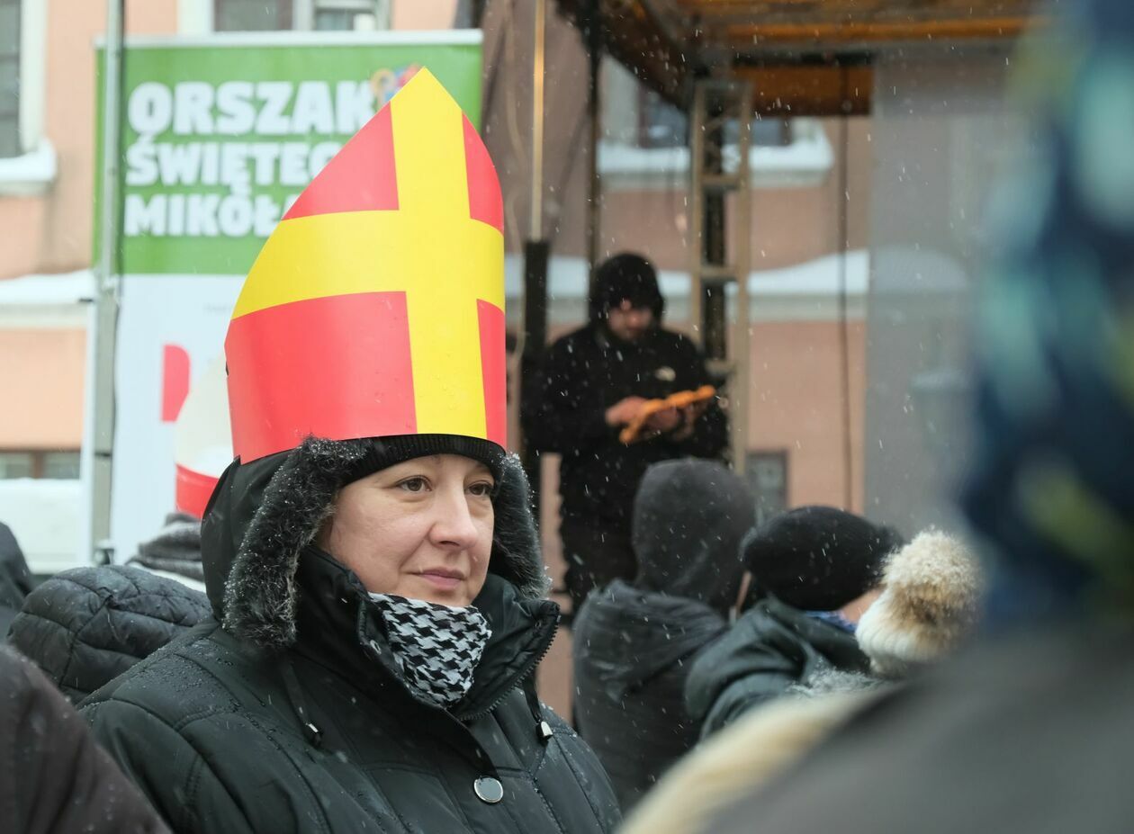  Orszak Świętego Mikołaja przeszedł ulicami Lublina (zdjęcie 9) - Autor: DW