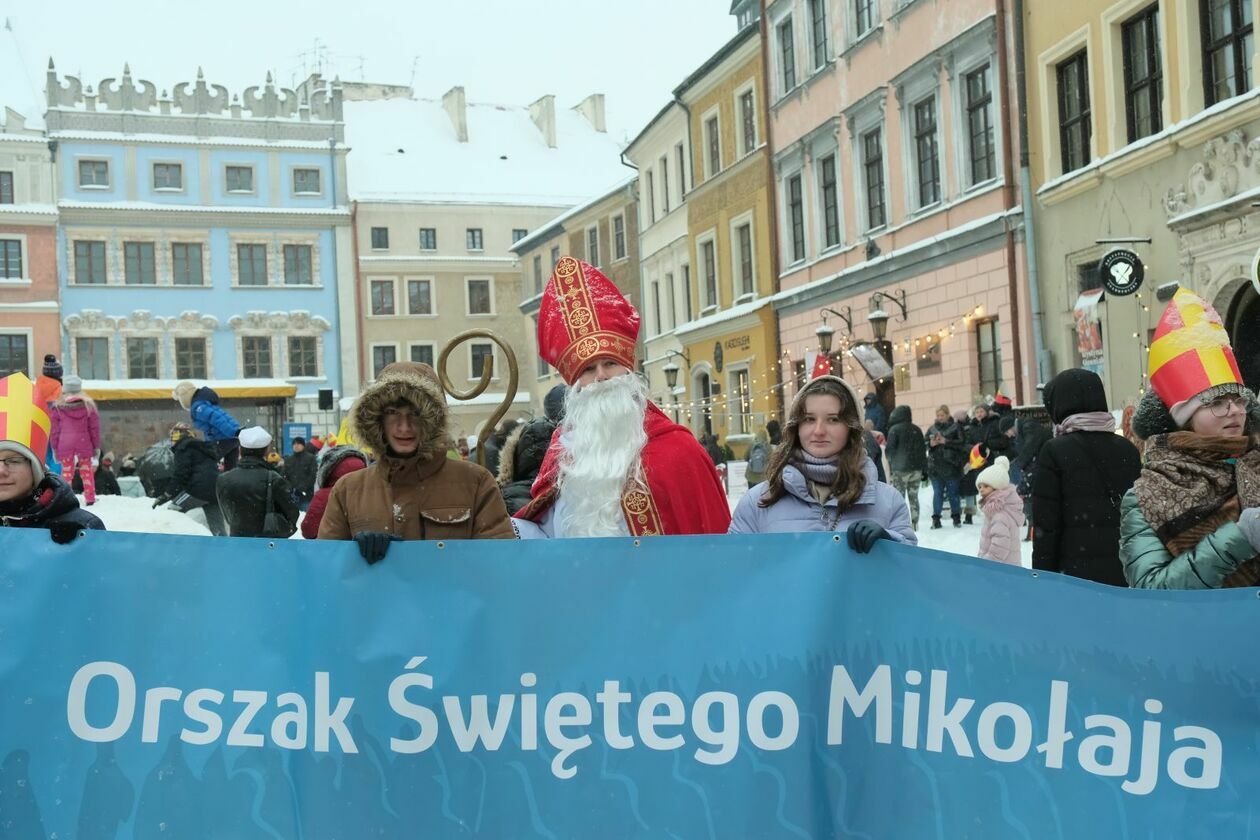  Orszak Świętego Mikołaja przeszedł ulicami Lublina (zdjęcie 32) - Autor: DW