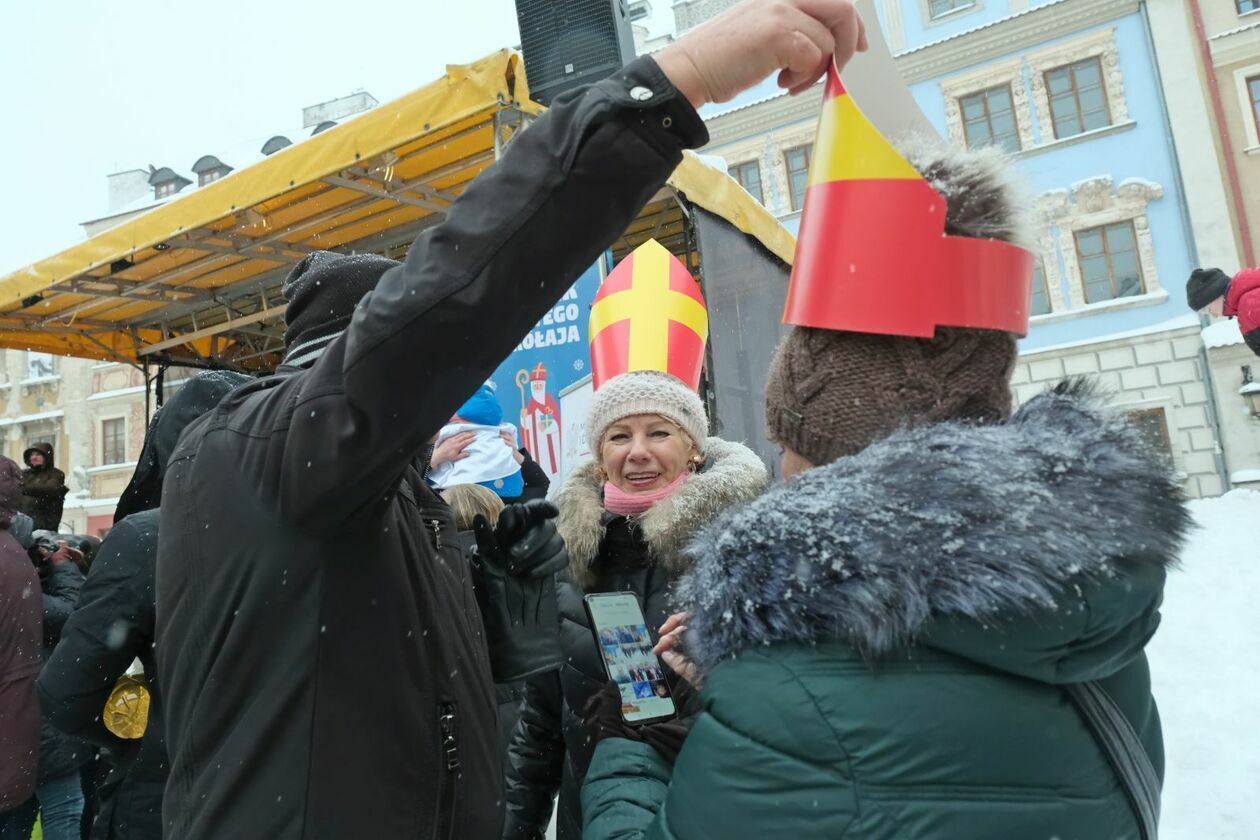  Orszak Świętego Mikołaja przeszedł ulicami Lublina (zdjęcie 12) - Autor: DW