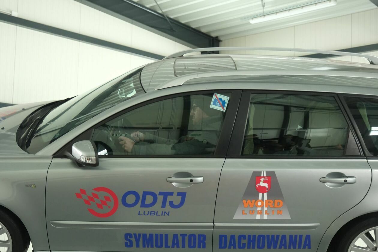  Bezpłatne szkolenie jazdy dla kierowców w ODTJ (zdjęcie 6) - Autor: DW