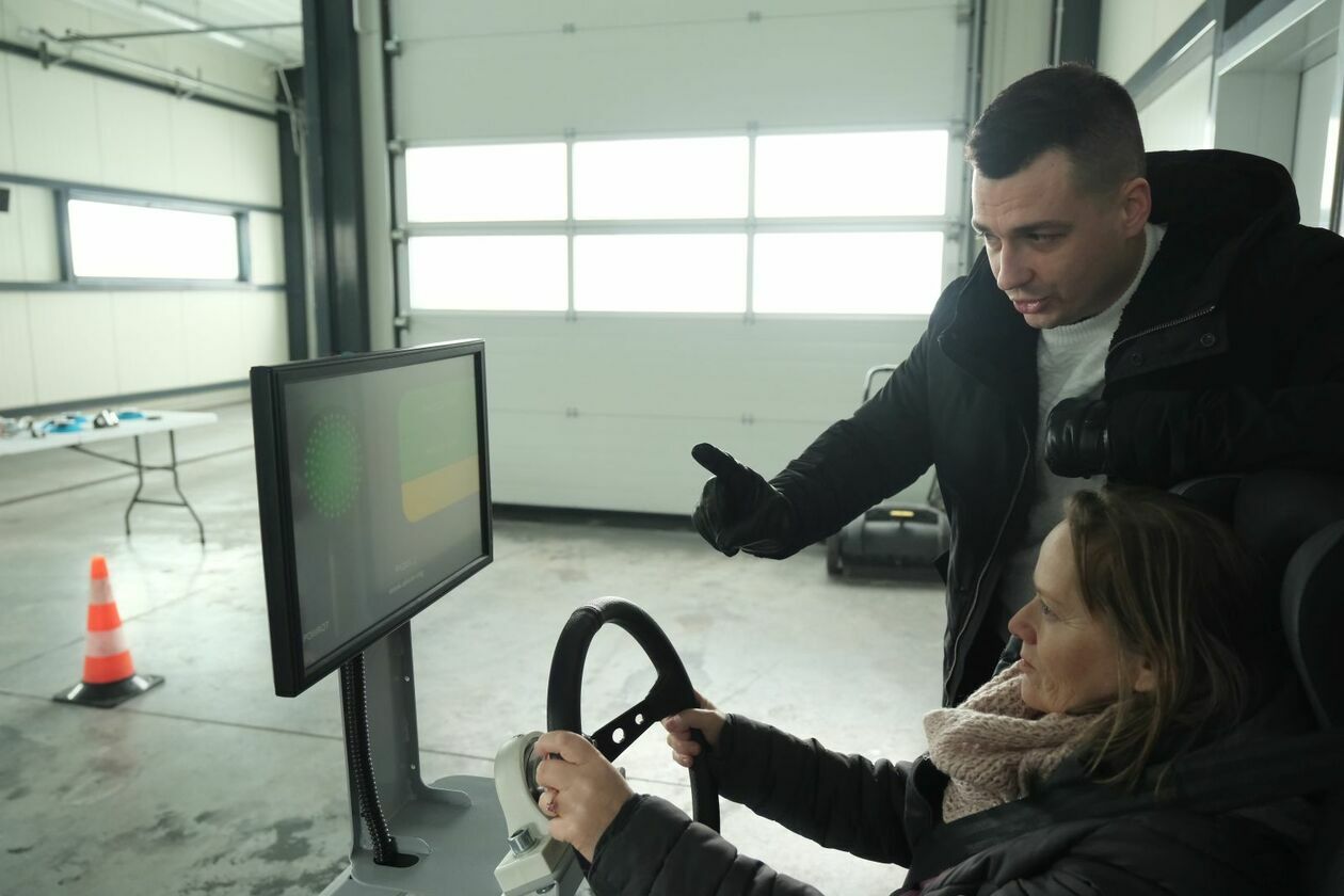  Bezpłatne szkolenie jazdy dla kierowców w ODTJ (zdjęcie 2) - Autor: DW