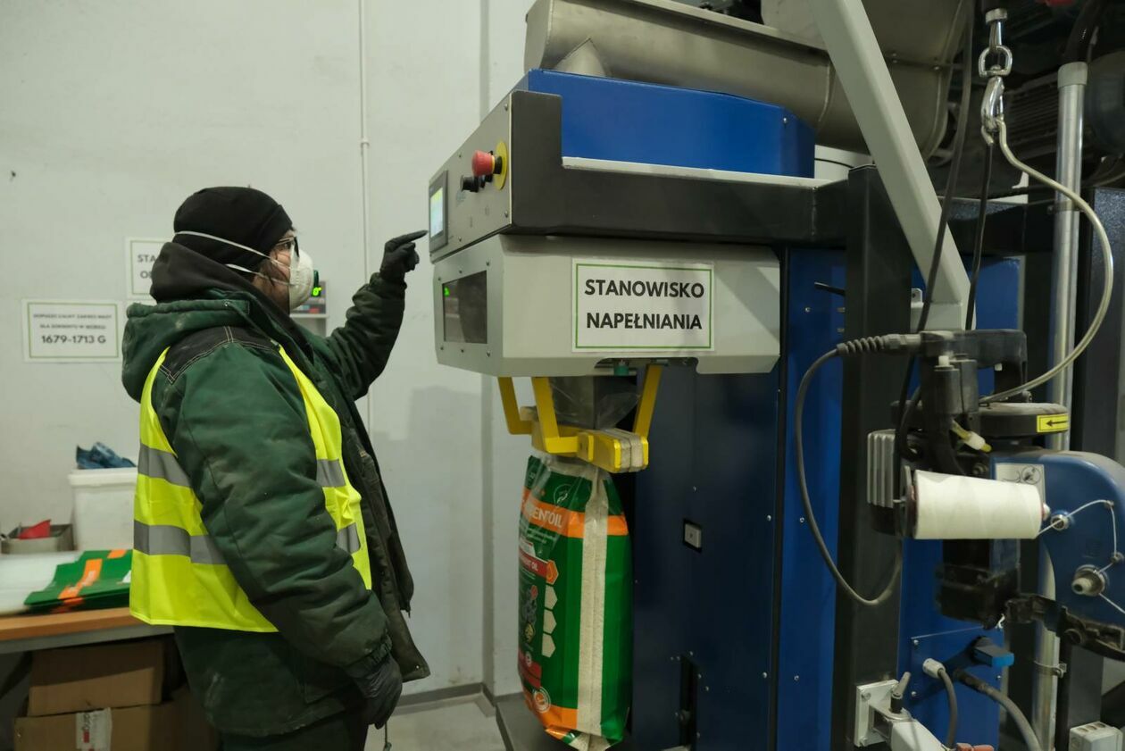  Zakład recyklingu i przetwarzania zużytego sprzętu elektrycznego oraz elektronicznego (zdjęcie 35) - Autor: DW