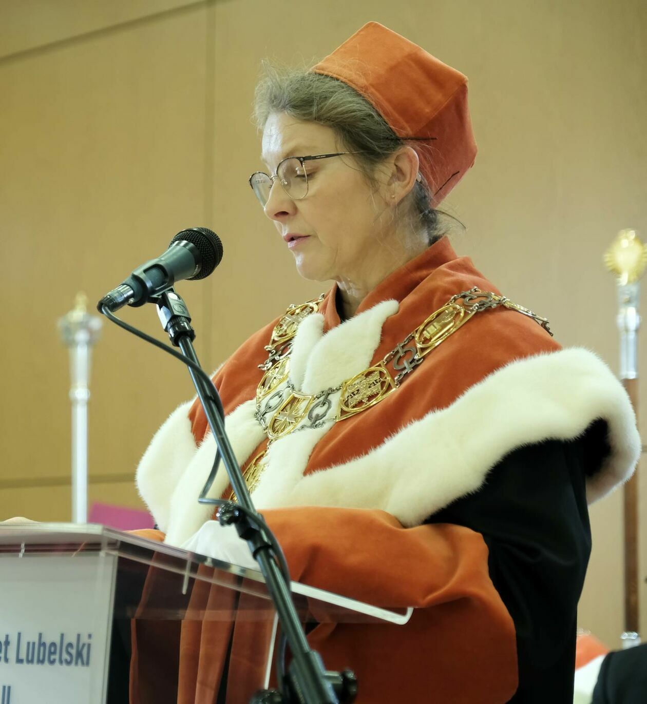  Nadanie tytułu doktora honoris causa KUL prof. Carlowi A. Andersonowi z USA (zdjęcie 5) - Autor: DW