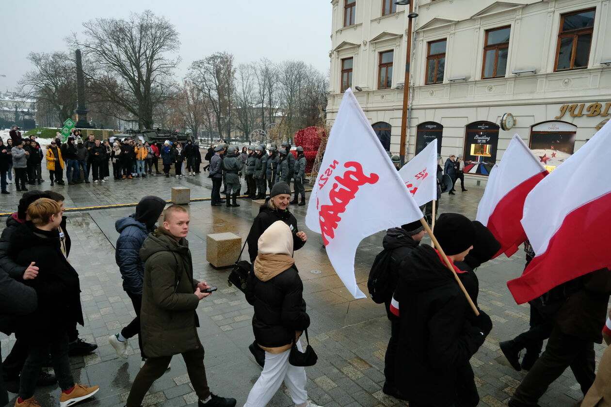  Rekonstrukcja wprowadzenia stanu wojennego (zdjęcie 41) - Autor: DW