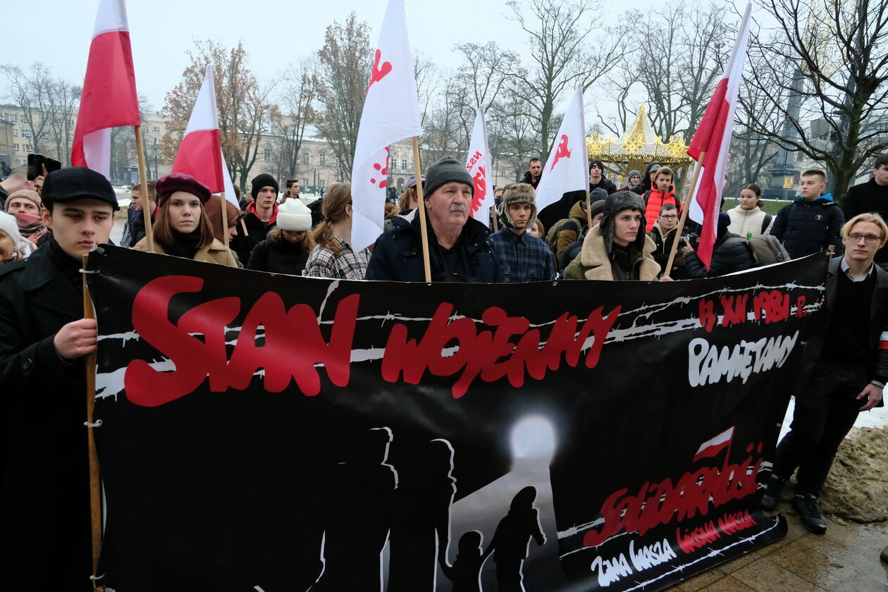  Rekonstrukcja wprowadzenia stanu wojennego (zdjęcie 52) - Autor: DW