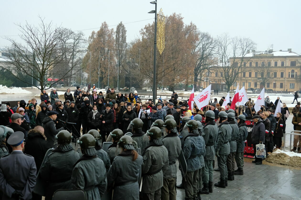  Rekonstrukcja wprowadzenia stanu wojennego (zdjęcie 48) - Autor: DW