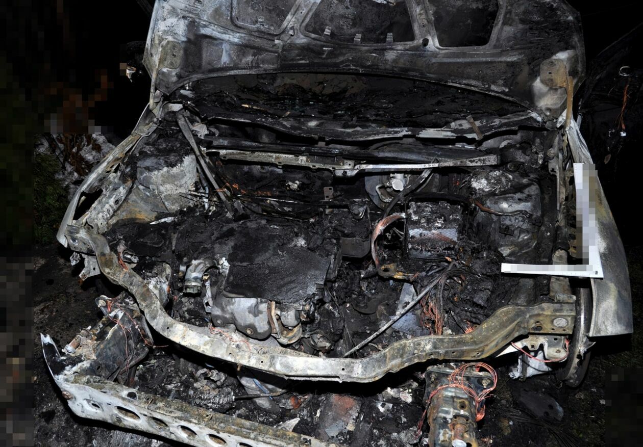  31-latek podpalił samochód jednego z domowników  - Autor: Policja