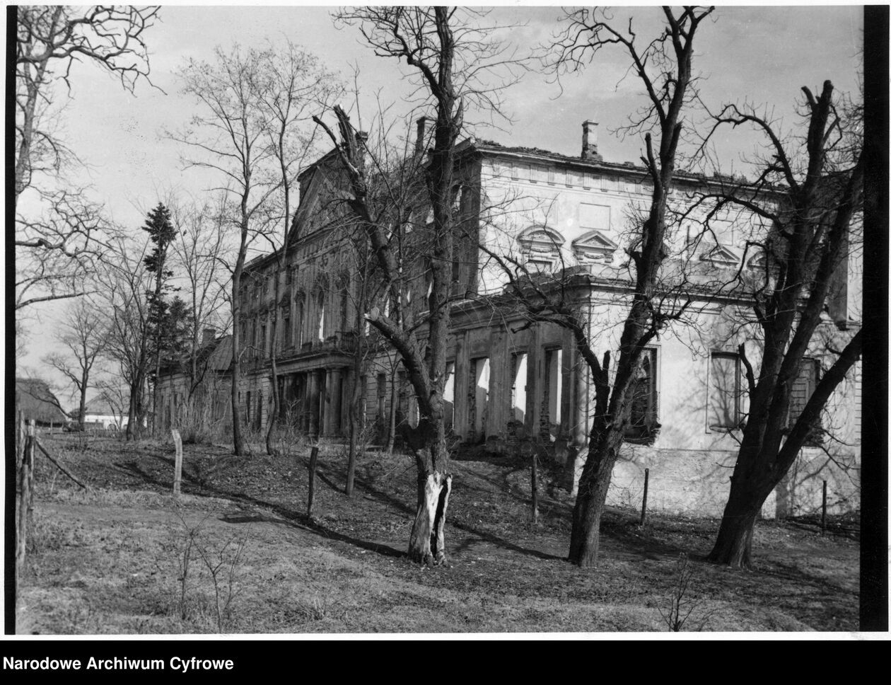  <p>Zniszczony Pałac Sanguszk&oacute;w. Rok 1942</p>