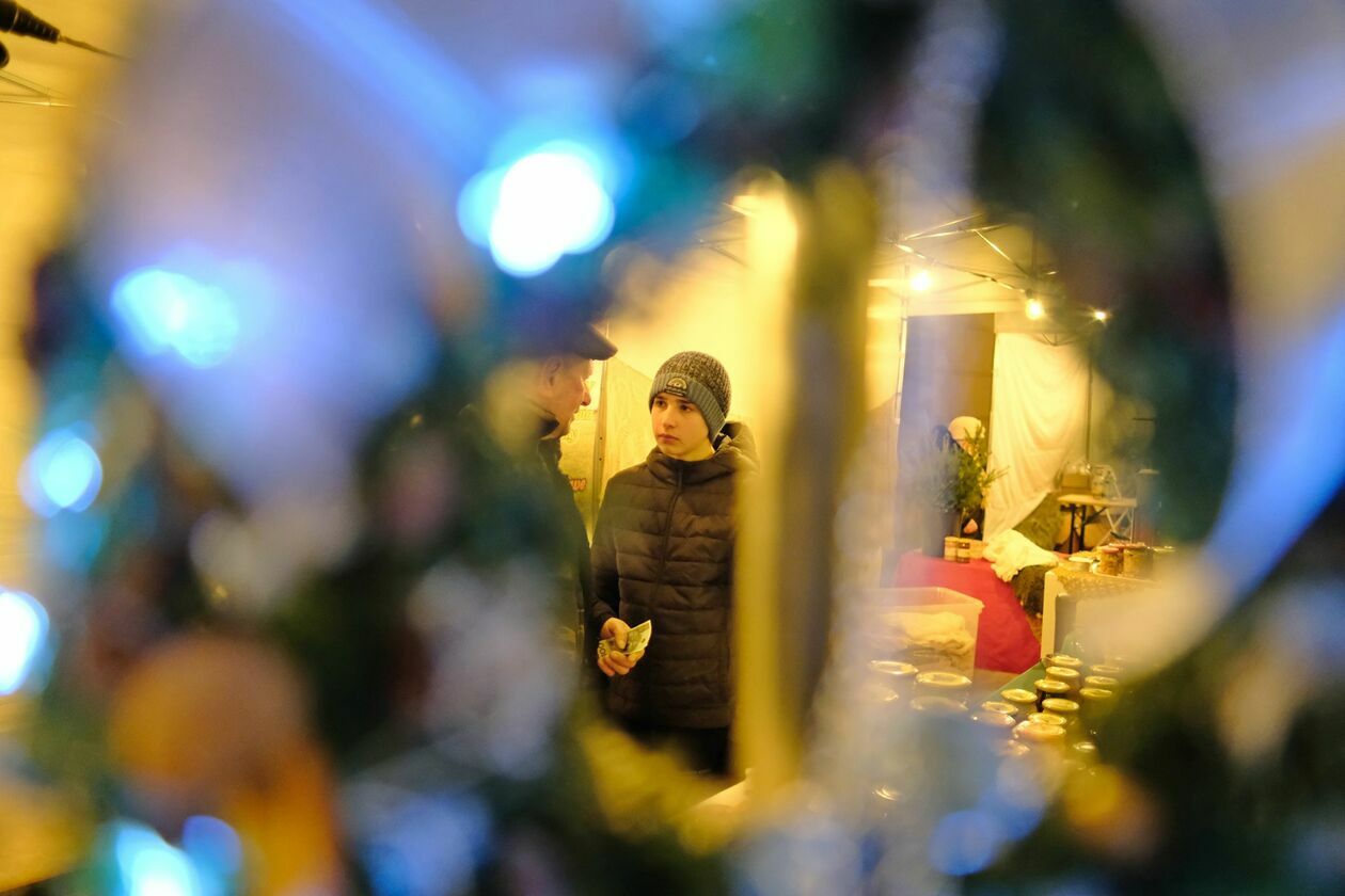  Jarmark Bożonarodzeniowy na Rynku Starego Miasta w Lublinie (zdjęcie 16) - Autor: DW