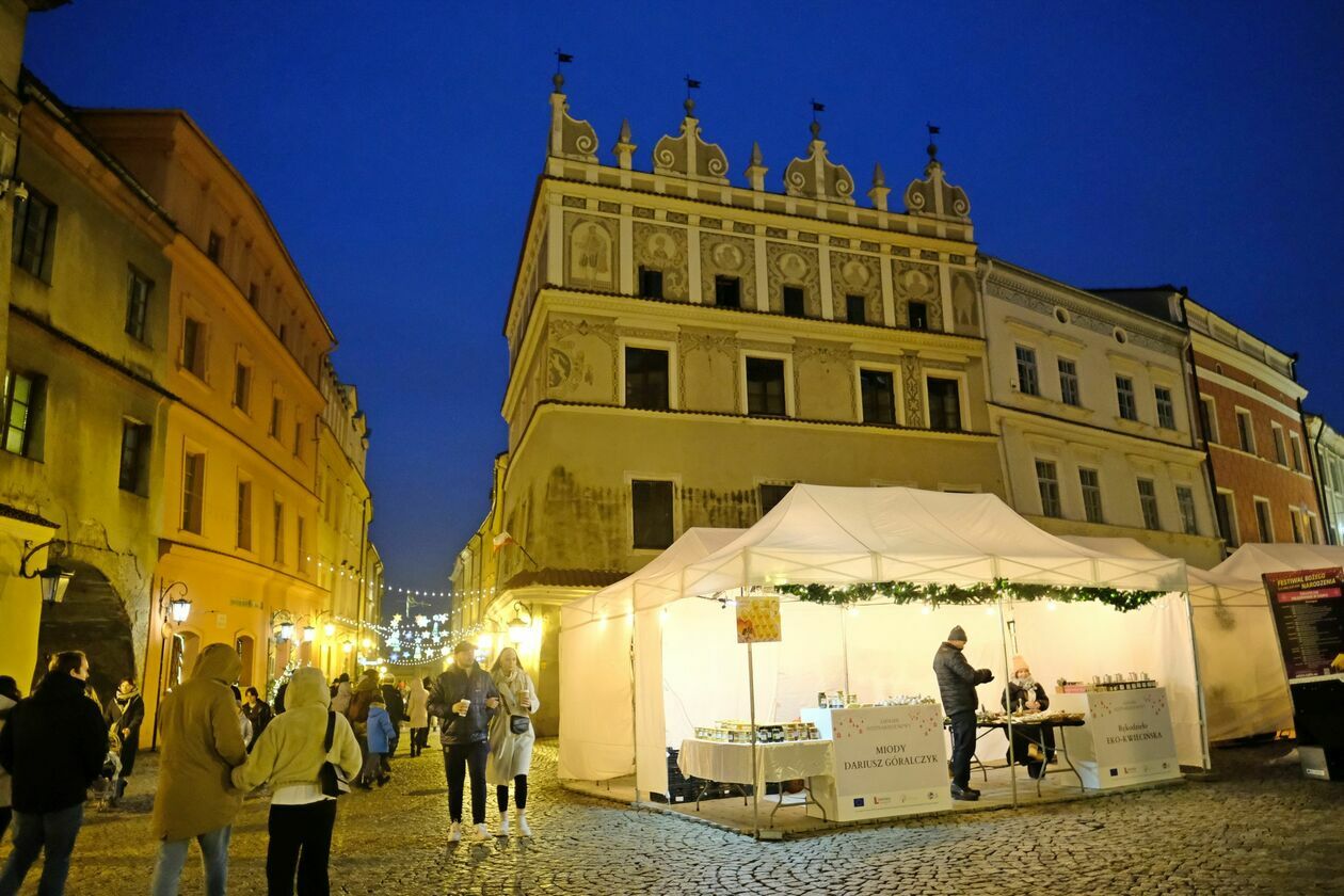  Jarmark Bożonarodzeniowy na Rynku Starego Miasta w Lublinie (zdjęcie 13) - Autor: DW