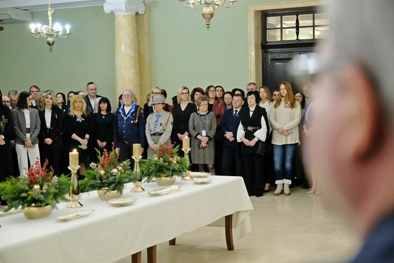  Ostatni taki opłatek u wojewody (zdjęcie 12) - Autor: DW