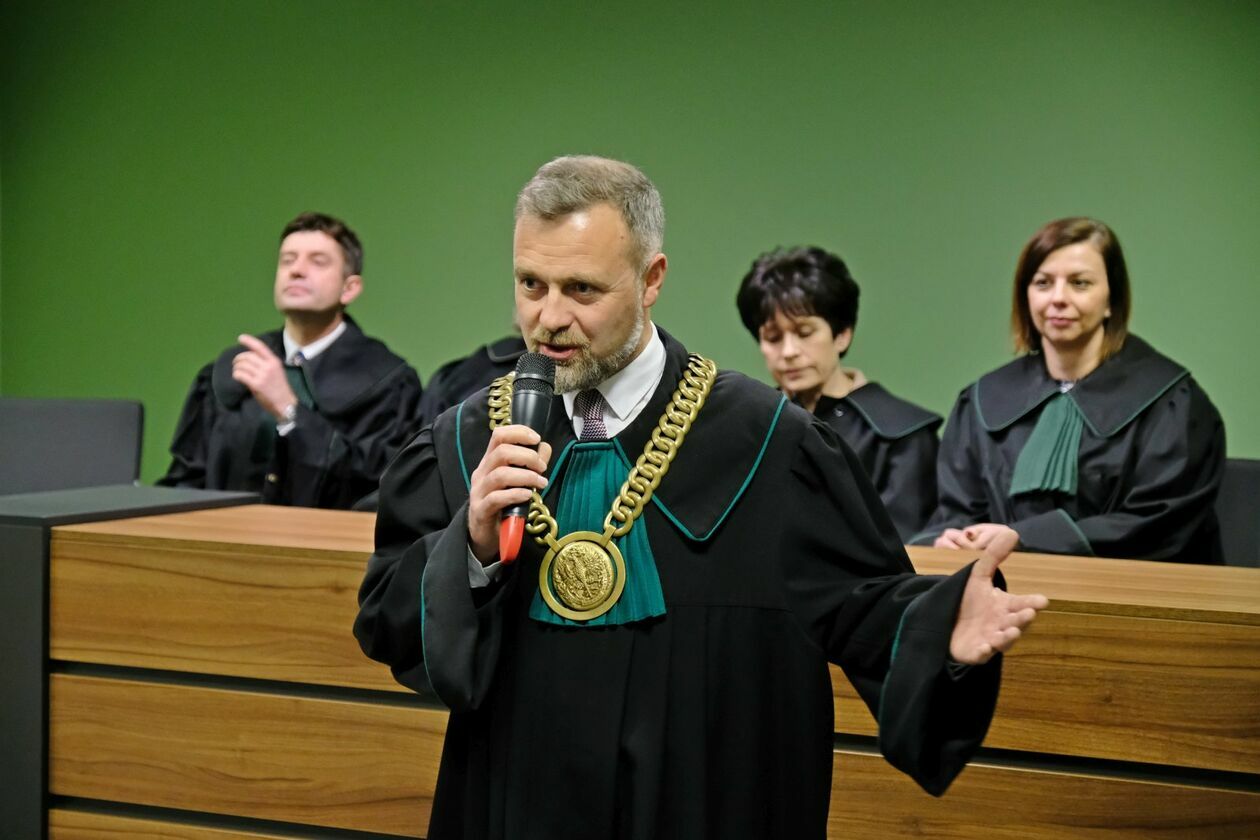  Ślubowanie aplikantów Izby Adwokackiej w Lublinie  (zdjęcie 5) - Autor: DW