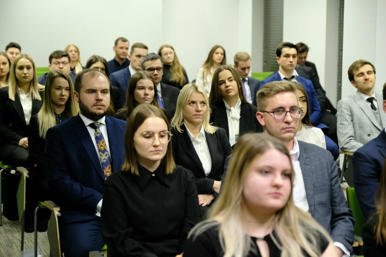  Ślubowanie aplikantów Izby Adwokackiej w Lublinie  (zdjęcie 9) - Autor: DW