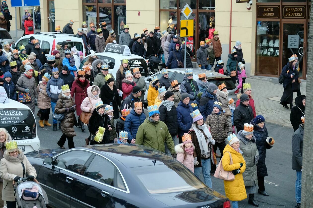  Orszak Trzech Króli przeszedł ulicami Lublina (zdjęcie 37) - Autor: DW