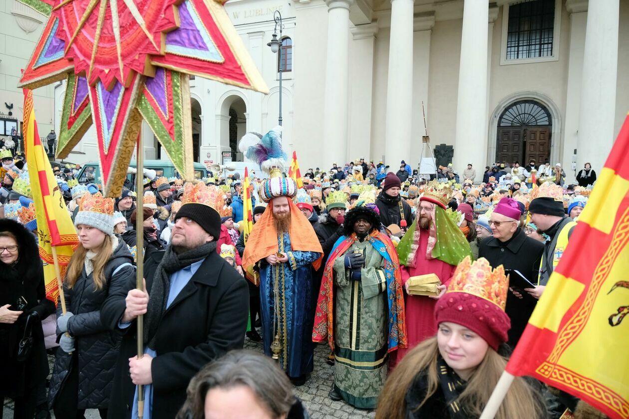  Orszak Trzech Króli przeszedł ulicami Lublina (zdjęcie 21) - Autor: DW