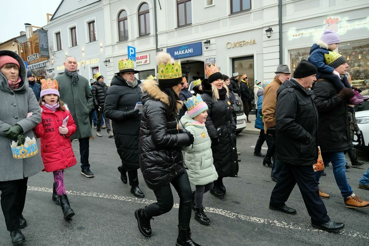  Orszak Trzech Króli przeszedł ulicami Lublina (zdjęcie 43) - Autor: DW