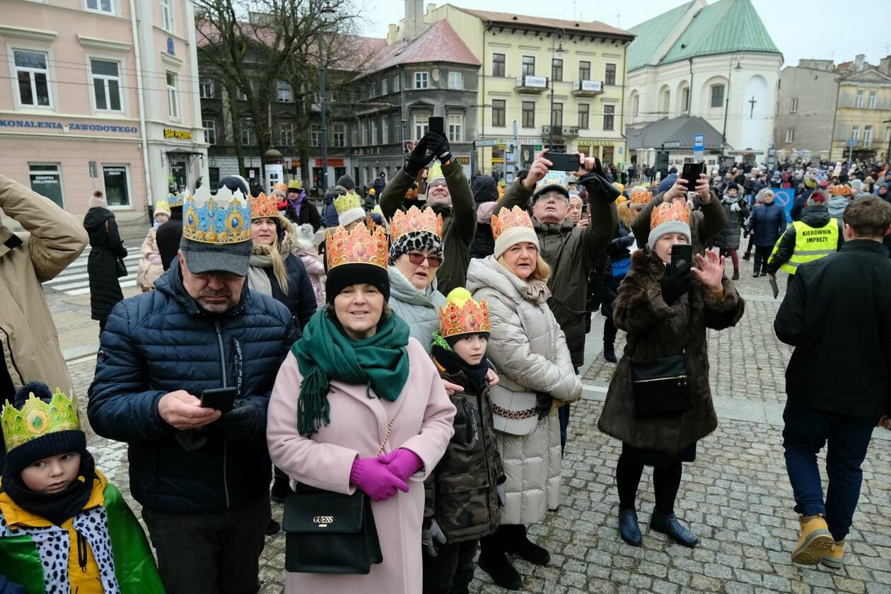  Orszak Trzech Króli przeszedł ulicami Lublina (zdjęcie 22) - Autor: DW