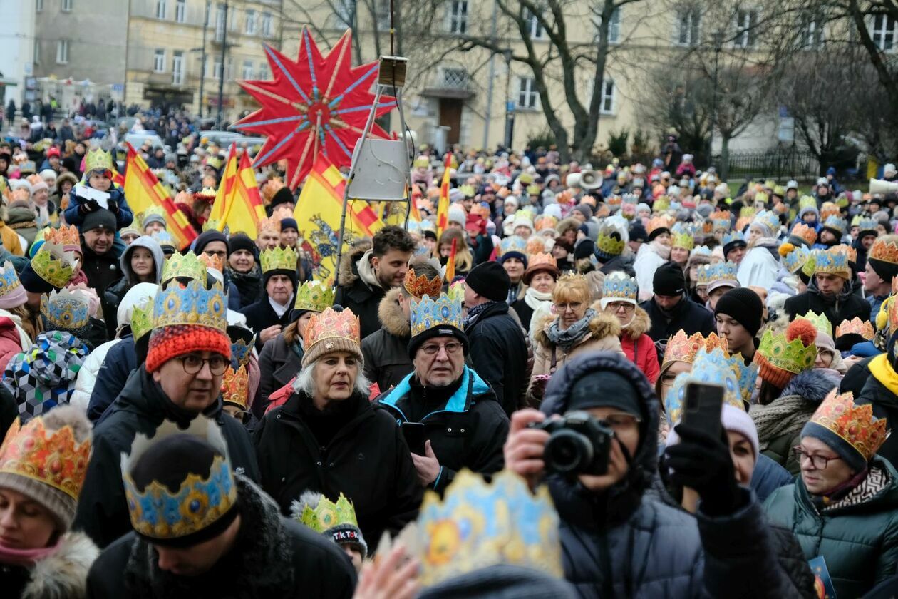  Orszak Trzech Króli przeszedł ulicami Lublina (zdjęcie 14) - Autor: DW