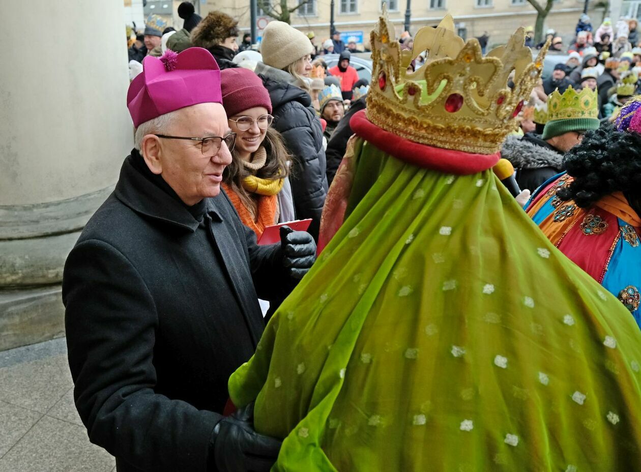  Orszak Trzech Króli przeszedł ulicami Lublina (zdjęcie 10) - Autor: DW