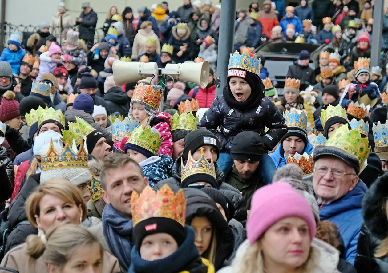  Orszak Trzech Króli przeszedł ulicami Lublina (zdjęcie 15) - Autor: DW