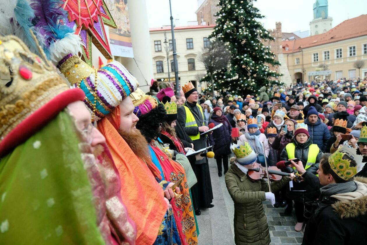  Orszak Trzech Króli przeszedł ulicami Lublina (zdjęcie 28) - Autor: DW