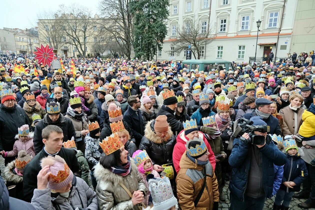  Orszak Trzech Króli przeszedł ulicami Lublina (zdjęcie 19) - Autor: DW