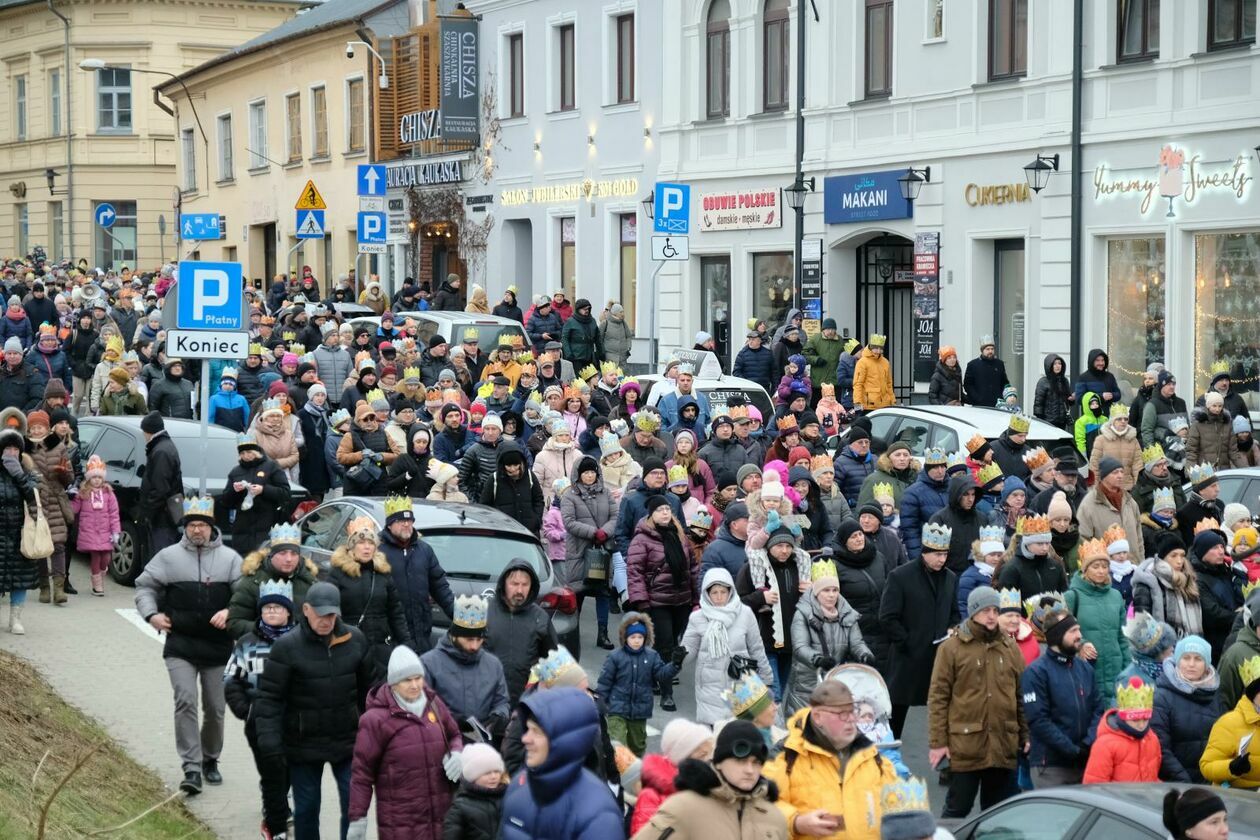  Orszak Trzech Króli przeszedł ulicami Lublina (zdjęcie 35) - Autor: DW