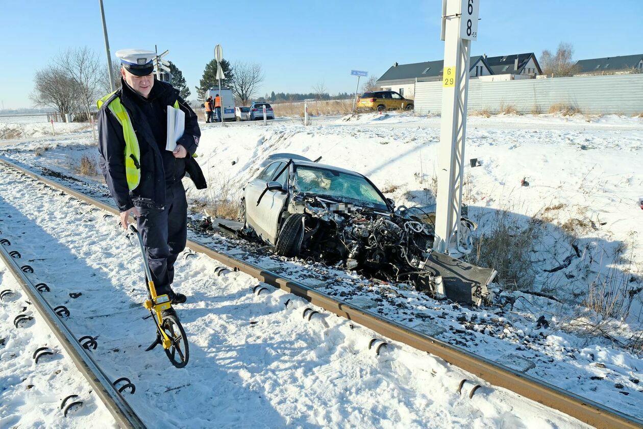 Wypadek na przejeździe kolejowym przy ul Letniskowej