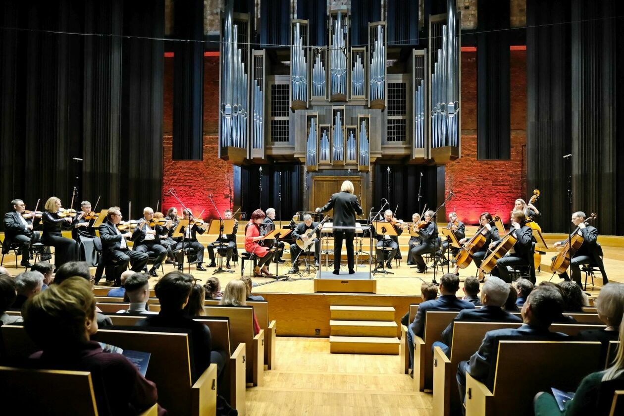  Filharmonia - koncert symfoniczny z okazji 80-lecia UMCS (zdjęcie 21) - Autor: DW