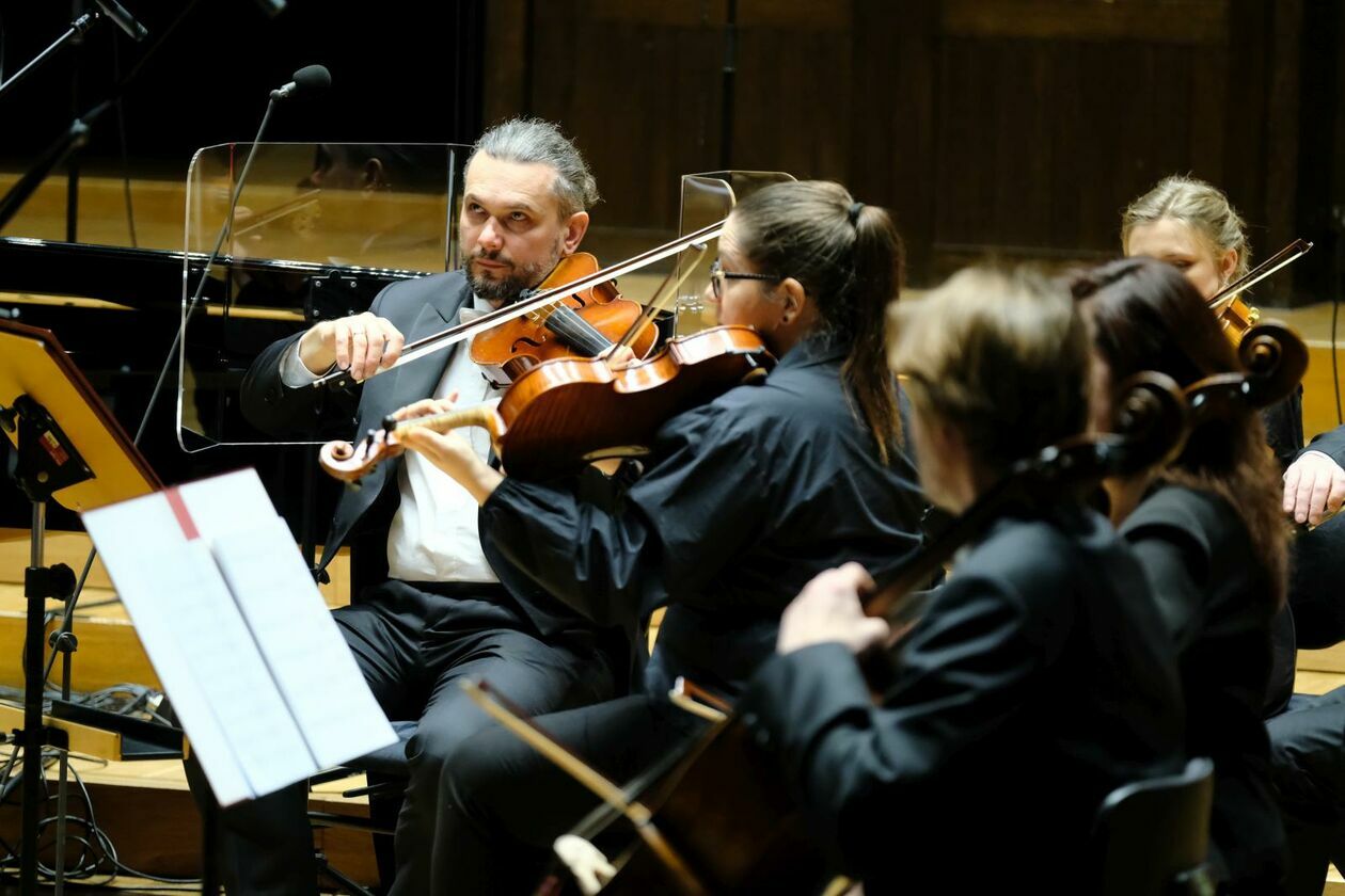  Filharmonia - koncert symfoniczny z okazji 80-lecia UMCS (zdjęcie 30) - Autor: DW