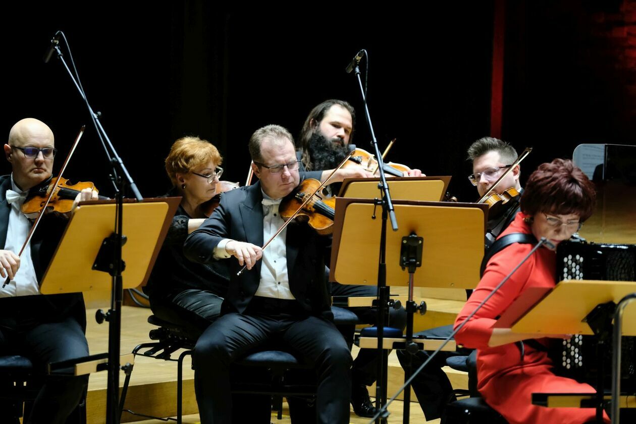  Filharmonia - koncert symfoniczny z okazji 80-lecia UMCS (zdjęcie 29) - Autor: DW