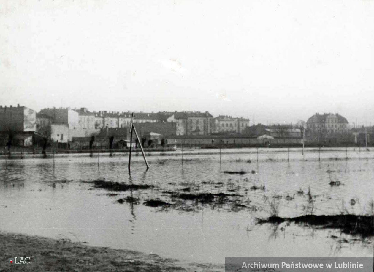  <p>Pow&oacute;dź w Lublinie. Rzeka Bystrzyca &ndash; zalane łąki Tatary</p>