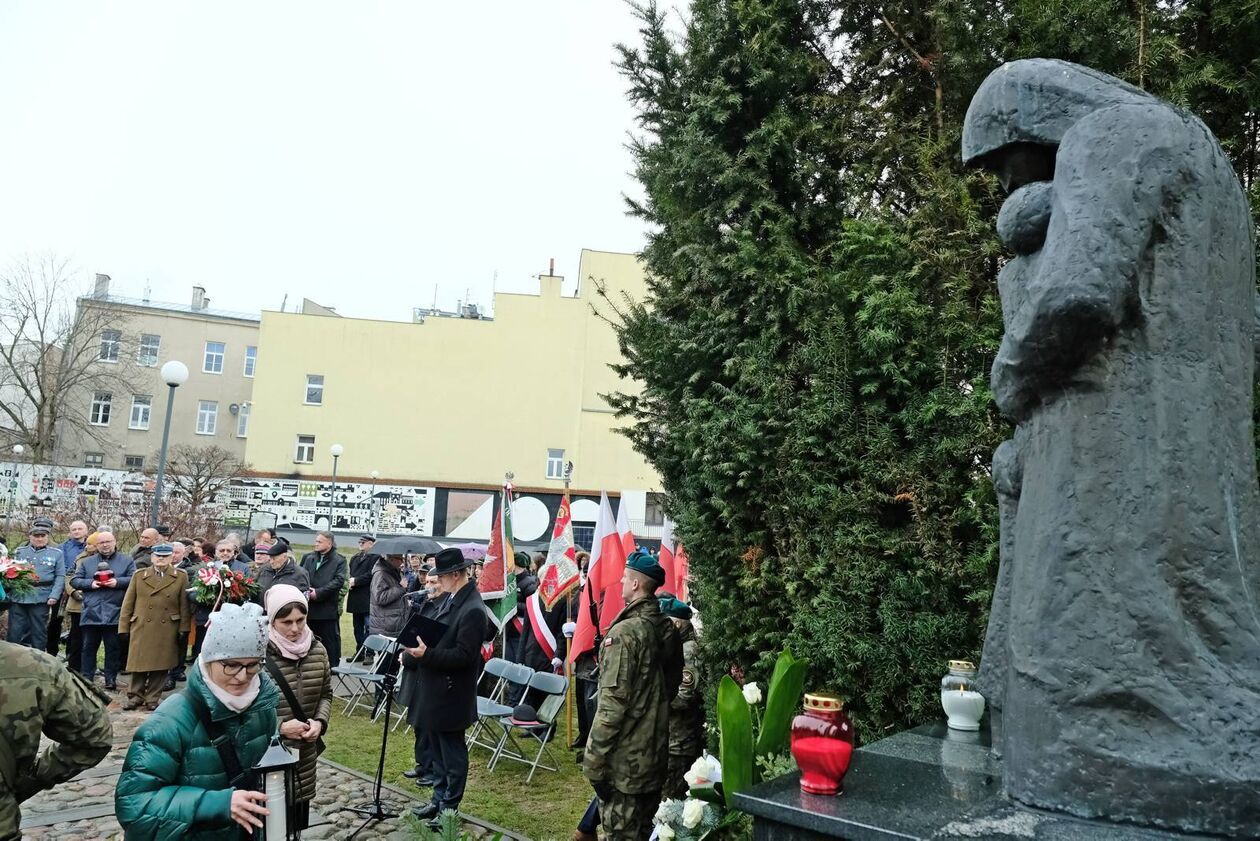  Obchody 84. rocznicy masowych deportacji Polaków na Sybir (zdjęcie 9) - Autor: DW