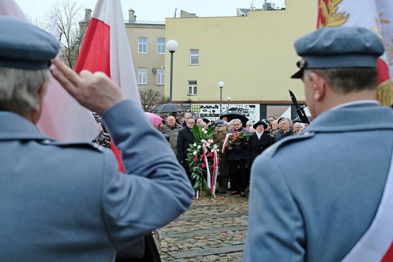  Obchody 84. rocznicy masowych deportacji Polaków na Sybir (zdjęcie 31) - Autor: DW