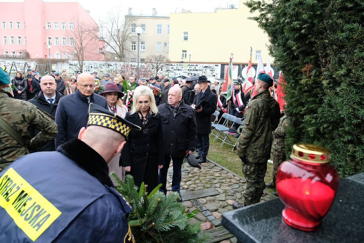  Obchody 84. rocznicy masowych deportacji Polaków na Sybir (zdjęcie 12) - Autor: DW