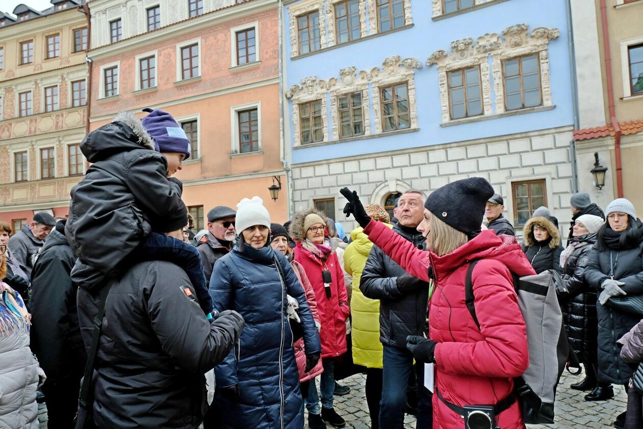  Spacer pt. Zakochany Lublin prowadzi przewodniczka Agnieszka Malinowska-Mikołajczyk (zdjęcie 6) - Autor: DW